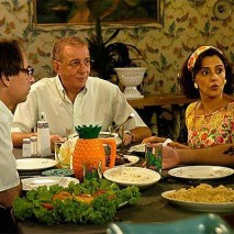 Dona Nenê (Rede Glogo - A Grande Família), sua Família e sua Jarra Abacaxi