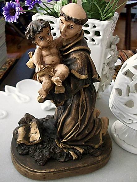 Santo Antônio... presente dos afilhados Nanda e Rafa, de Salvador!