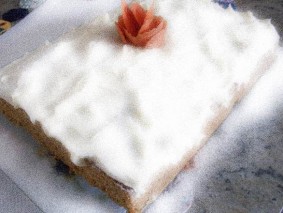 Bolo de Cenoura com Glacê de Cream Cheese da Mia