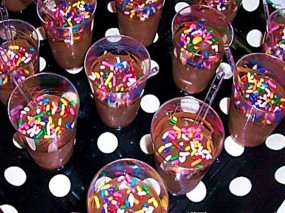 Brigadeiro Escuro de Microondas, no Copinho, da Loira Ercilia